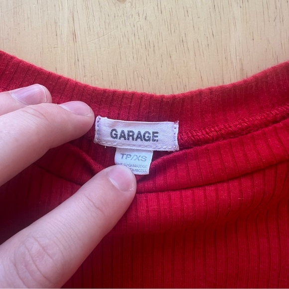 GARAGE Bright red Stormi cropped baby tee - Picture 2 of 6